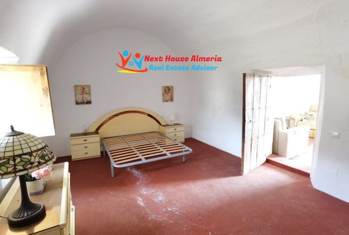 Image No.10-3 Bed Country House for sale