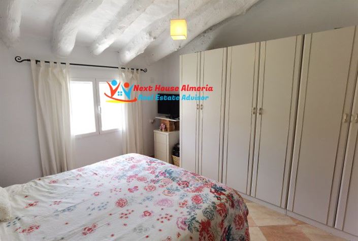 Image No.35-5 Bed Country House for sale