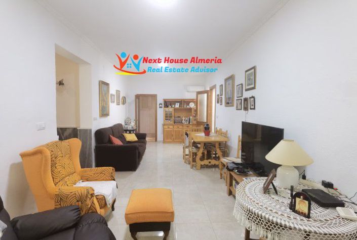 Image No.15-5 Bed Townhouse for sale