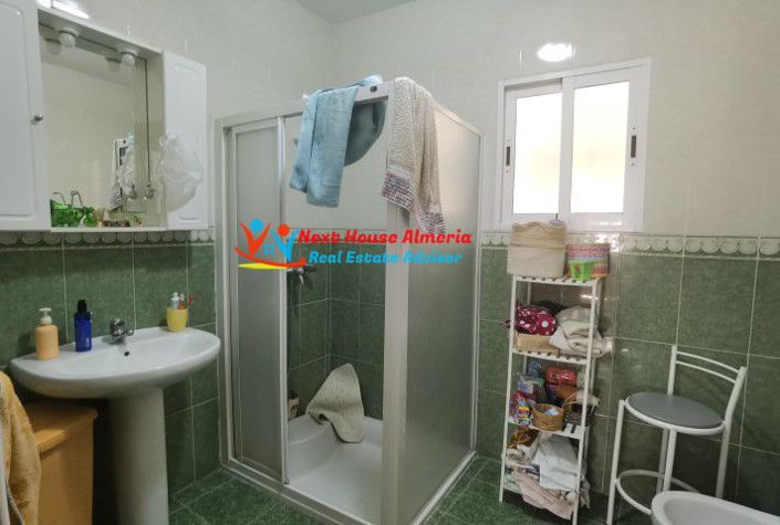 Image No.20-5 Bed Townhouse for sale