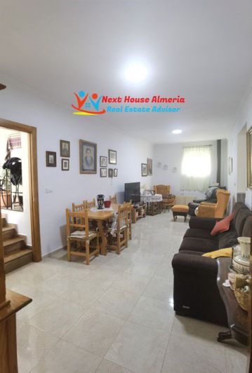 Image No.21-5 Bed Townhouse for sale