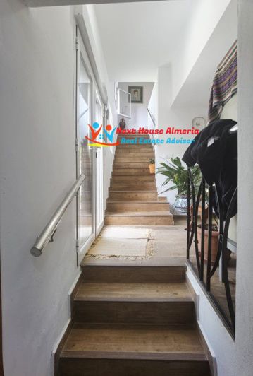 Image No.22-5 Bed Townhouse for sale