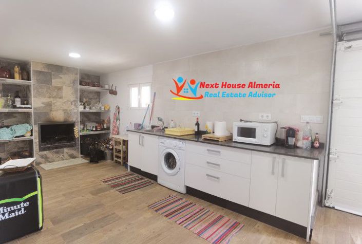 Image No.30-5 Bed Townhouse for sale