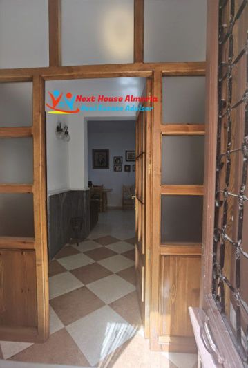 Image No.4-5 Bed Townhouse for sale