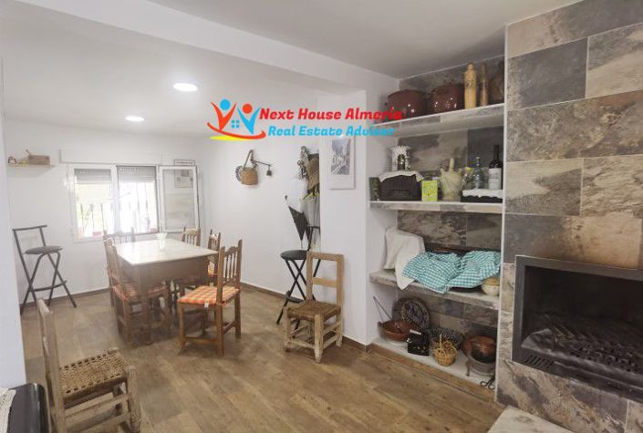 Image No.33-5 Bed Townhouse for sale