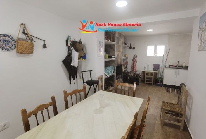 Image No.35-5 Bed Townhouse for sale