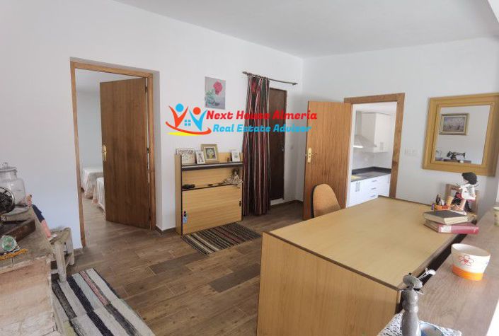 Image No.39-5 Bed Townhouse for sale