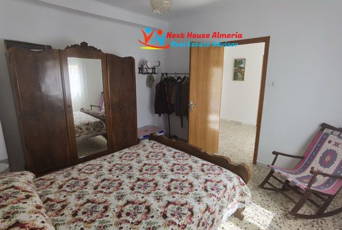 Image No.47-5 Bed Townhouse for sale