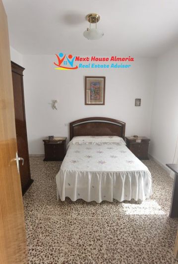 Image No.49-5 Bed Townhouse for sale