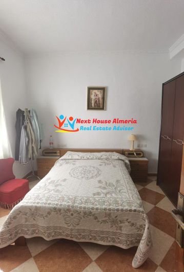 Image No.6-5 Bed Townhouse for sale