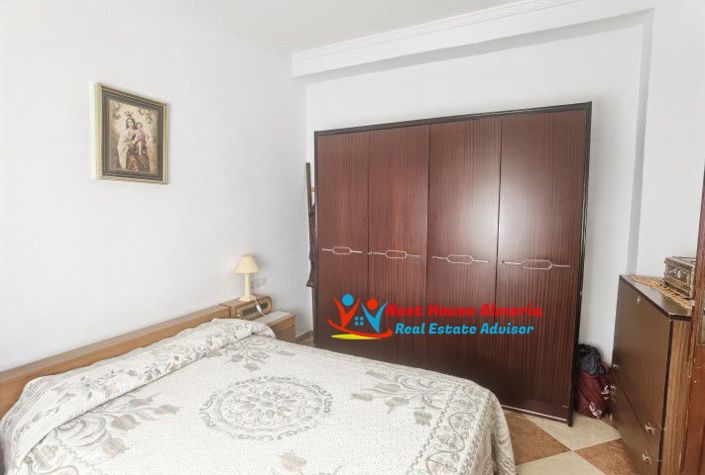 Image No.7-5 Bed Townhouse for sale