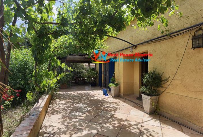 Image No.24-3 Bed Country House for sale