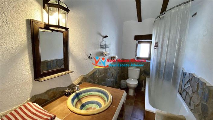 Image No.29-8 Bed Country House for sale