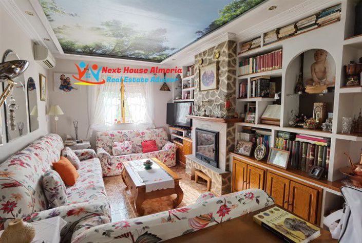 Image No.18-6 Bed Country House for sale