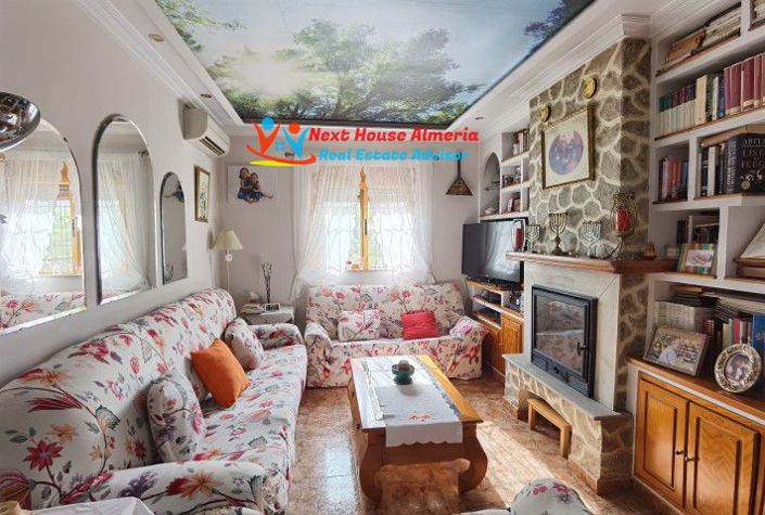 Image No.19-6 Bed Country House for sale