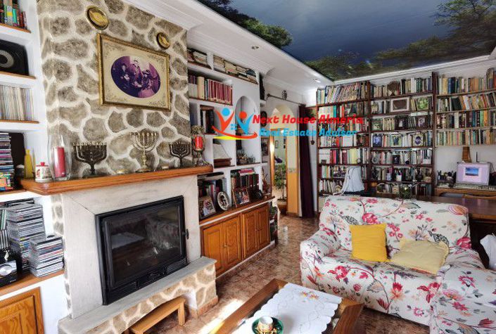 Image No.20-6 Bed Country House for sale