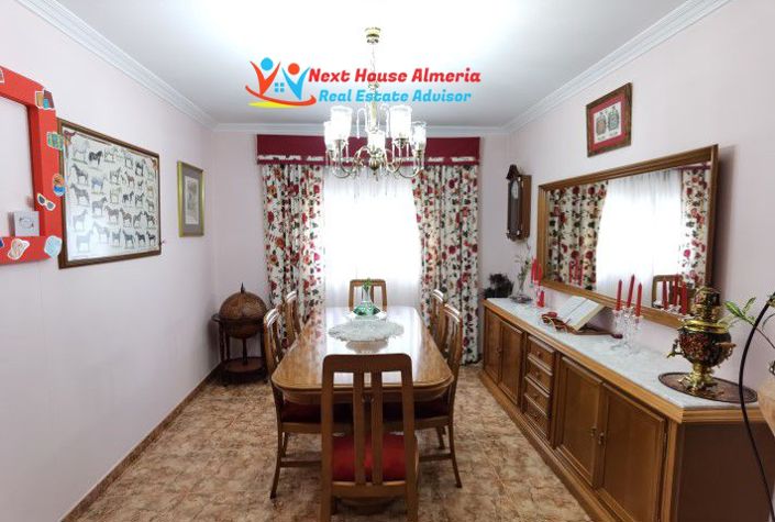 Image No.25-6 Bed Country House for sale