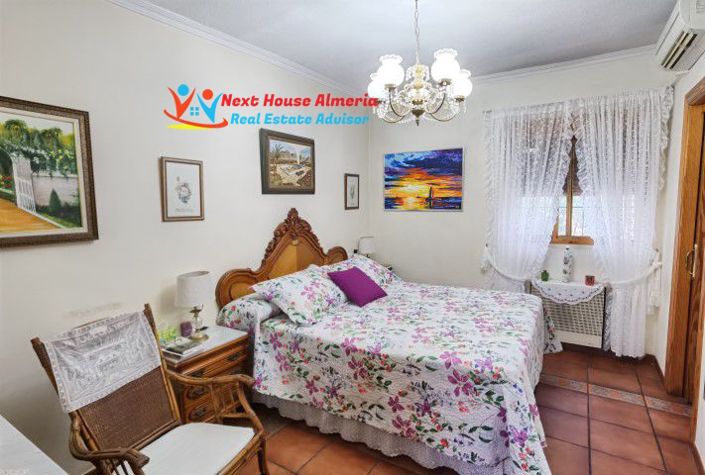 Image No.27-6 Bed Country House for sale