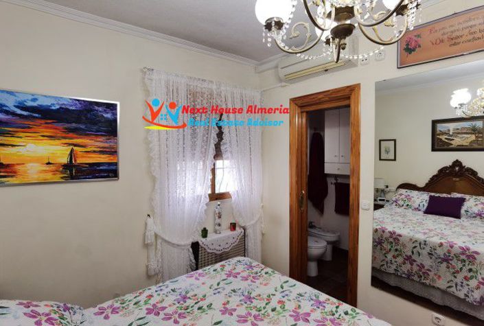 Image No.28-6 Bed Country House for sale