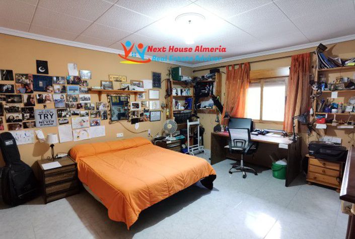 Image No.33-6 Bed Country House for sale