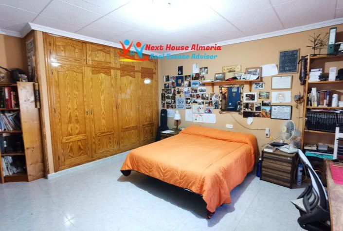 Image No.34-6 Bed Country House for sale