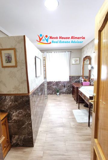 Image No.40-6 Bed Country House for sale