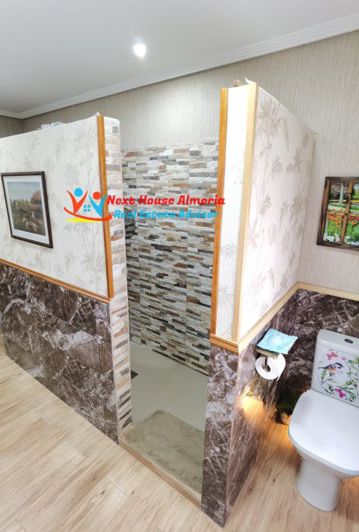 Image No.42-6 Bed Country House for sale