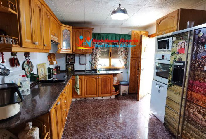 Image No.44-6 Bed Country House for sale