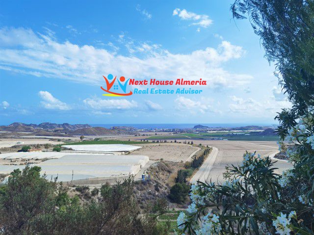 Image No.6-6 Bed Country House for sale