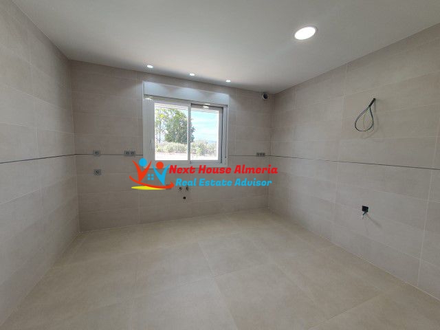 Image No.7-5 Bed Country House for sale