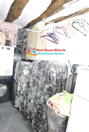 Image No.15-3 Bed Country House for sale