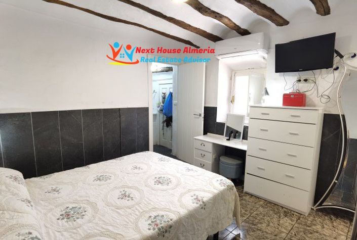 Image No.20-3 Bed Country House for sale