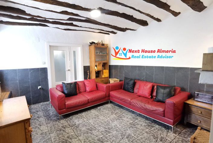 Image No.22-3 Bed Country House for sale