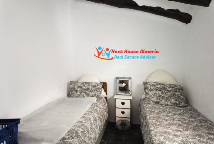 Image No.30-3 Bed Country House for sale