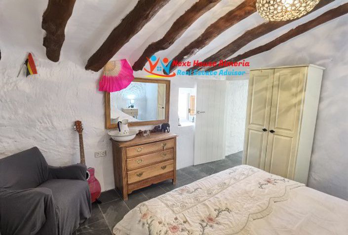 Image No.34-3 Bed Country House for sale