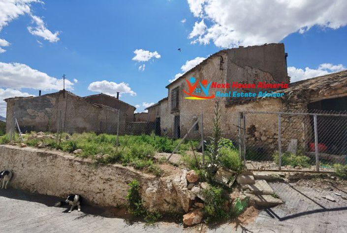 Image No.50-3 Bed Country House for sale