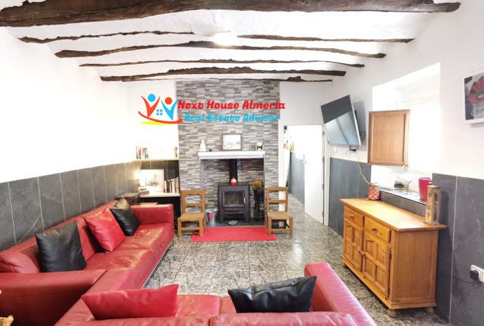 Image No.10-3 Bed Country House for sale