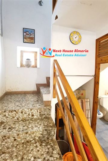 Image No.18-3 Bed Townhouse for sale