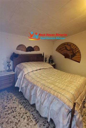 Image No.25-3 Bed Townhouse for sale