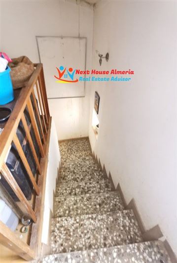 Image No.32-3 Bed Townhouse for sale