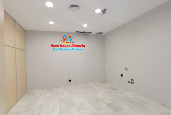 Image No.17-5 Bed Property for sale