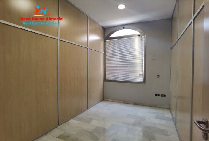 Image No.21-5 Bed Property for sale