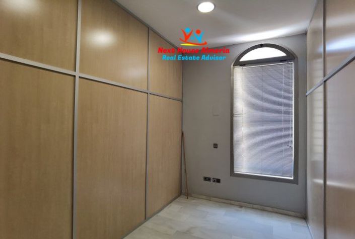 Image No.25-5 Bed Property for sale