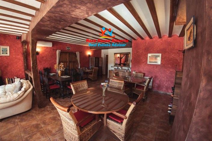 Image No.18-7 Bed Country House for sale