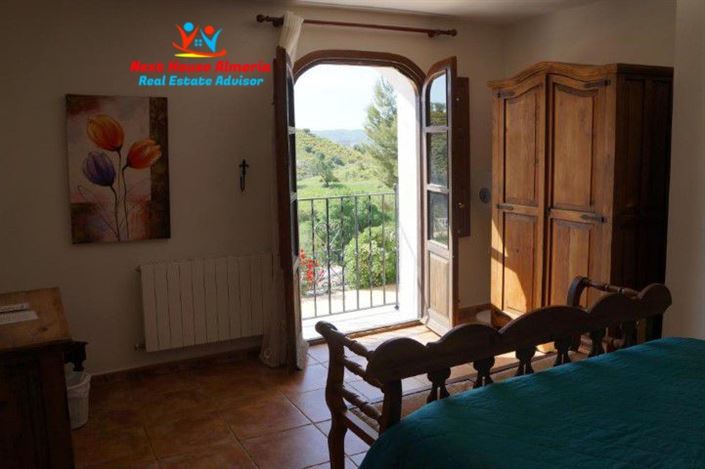 Image No.32-7 Bed Country House for sale