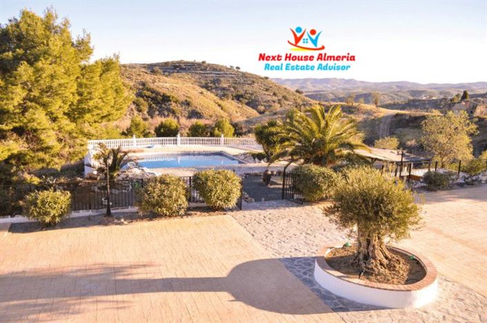 Image No.40-7 Bed Country House for sale