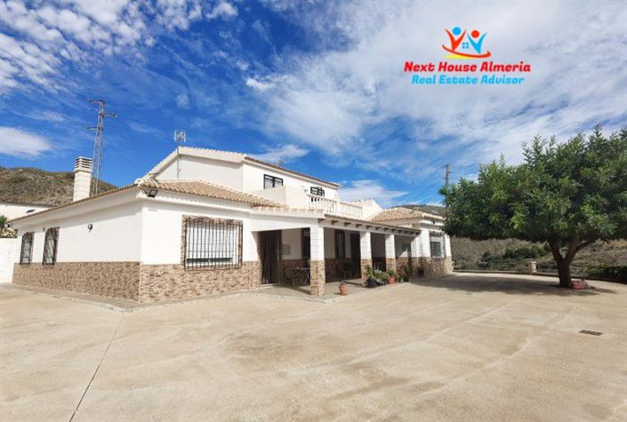 Image No.6-Maison de campagne de 8 chambres à vendre à Albox