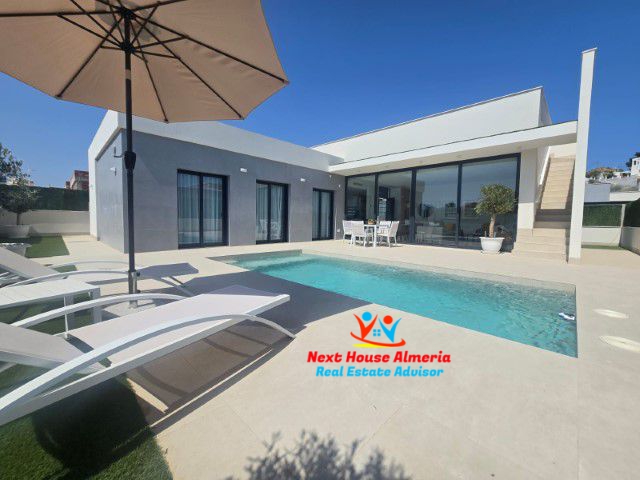 Image No.15-3 Bed Villa for sale