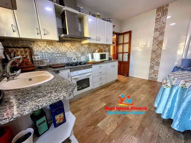 Image No.11-3 Bed Country House for sale