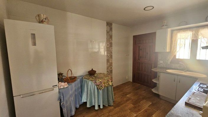 Image No.15-3 Bed Country House for sale